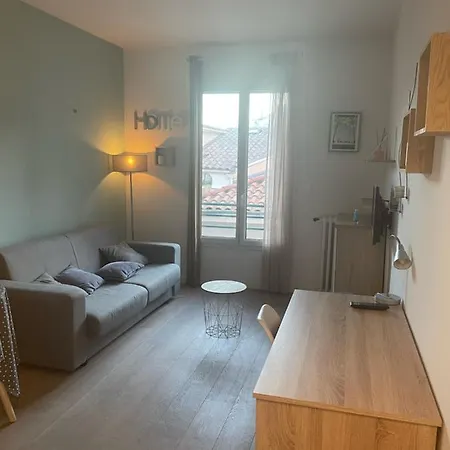 Apartment Magenta *